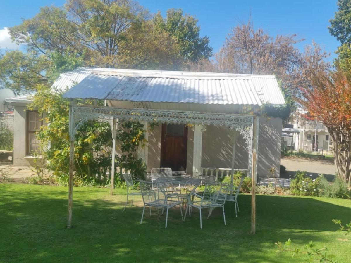 The Green Acorn Guest House Ficksburg Exteriér fotografie